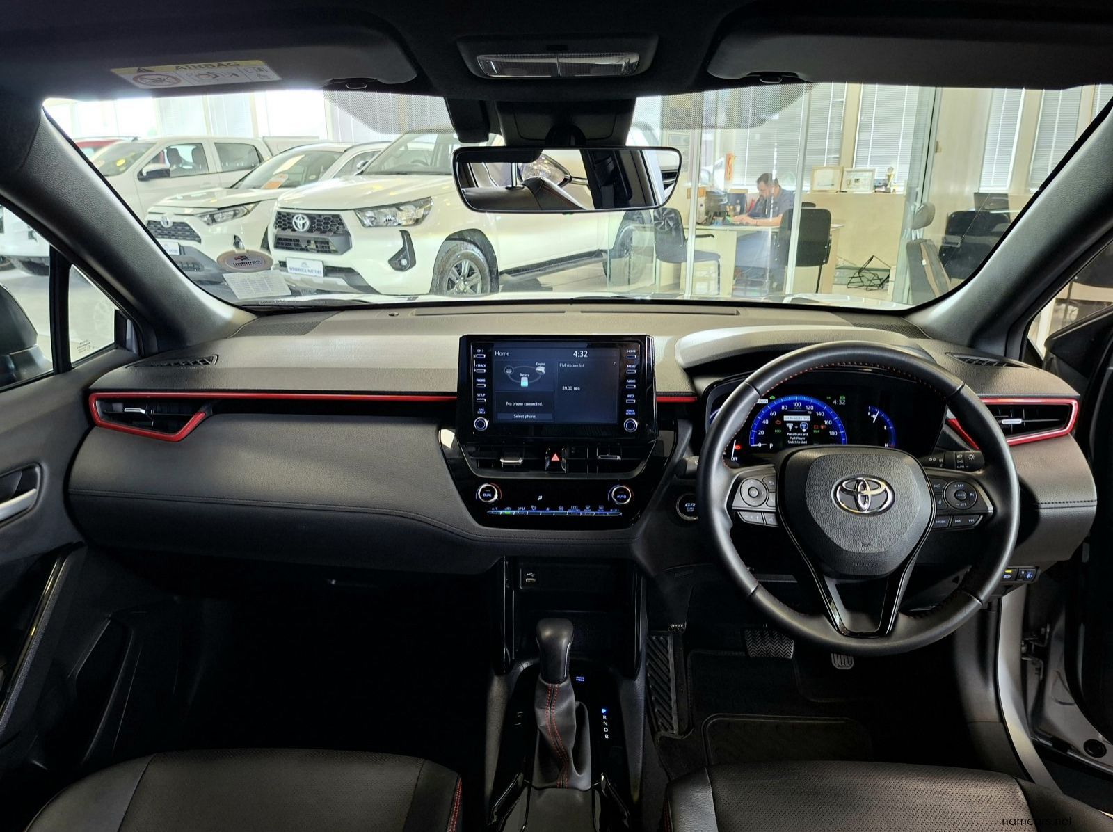 2024 Toyota Corolla Cross 1.8 GR-S Hybrid pictures