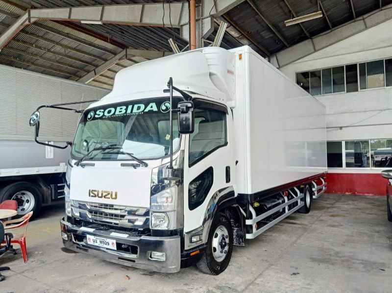 2022 Isuzu Forward Refrigerated Van Truck pictures