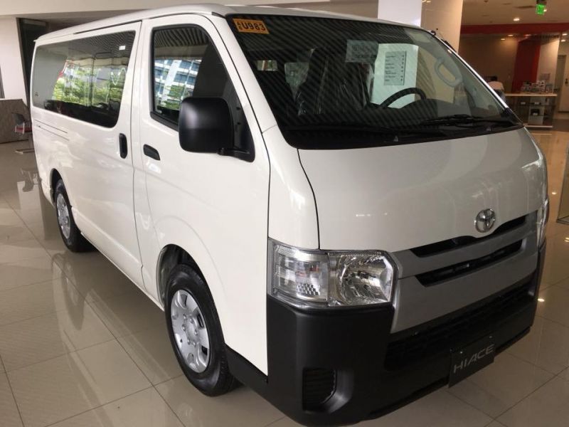 foto hiace commuter