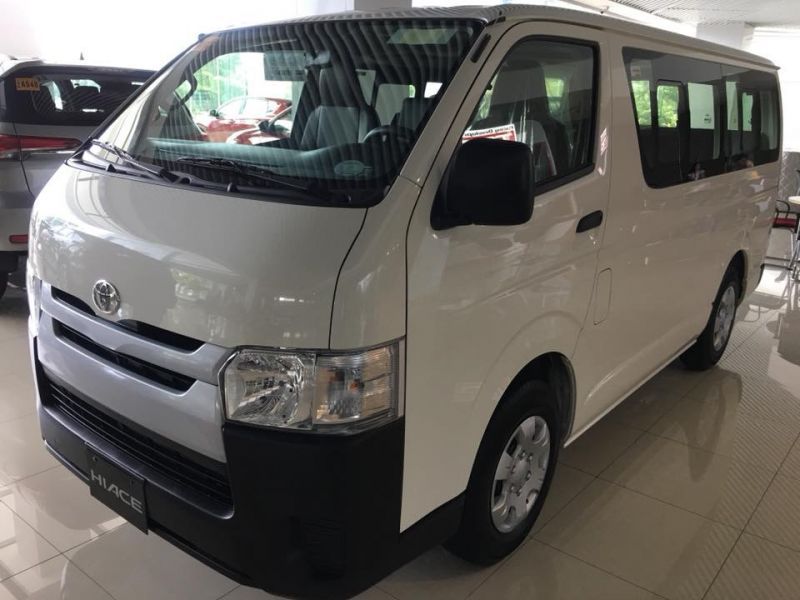 2020 toyota hiace commuter