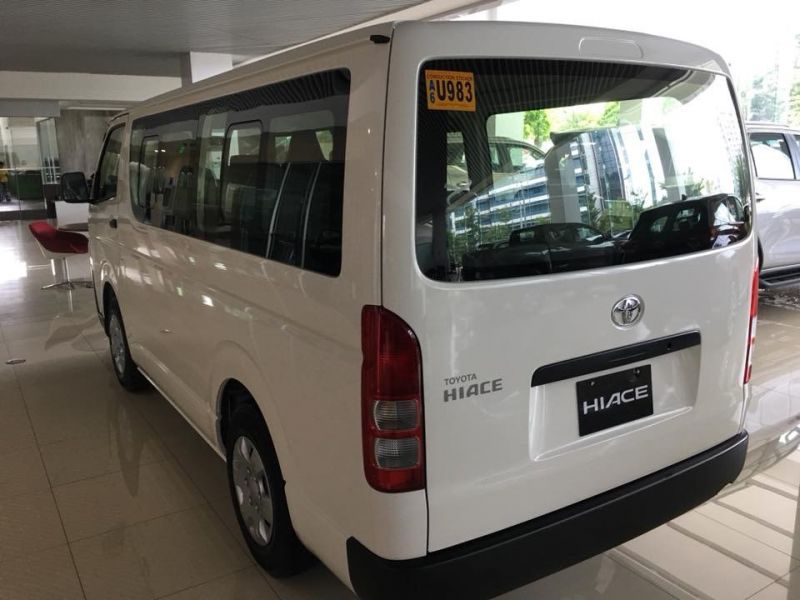 hiace commuter 2020