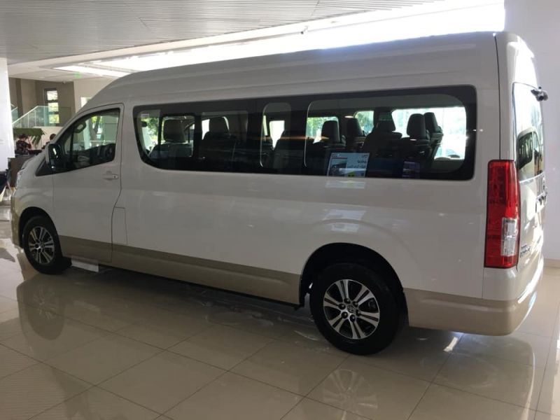 hiace tourer price