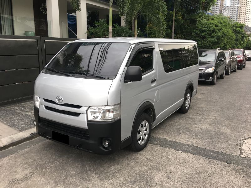 hiace commuter 2015