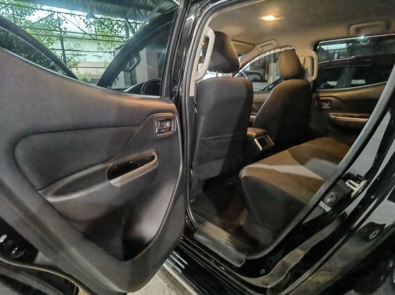 2019 Mitsubishi Strada pictures