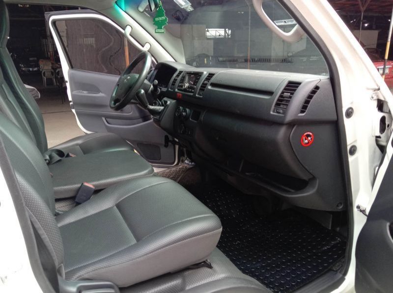 2019 Toyota hiace pictures