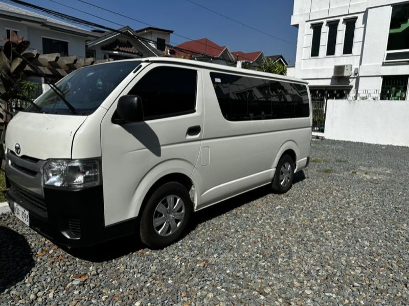 2019 Toyota hiace pictures