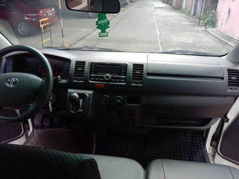 2019 Toyota hiace pictures