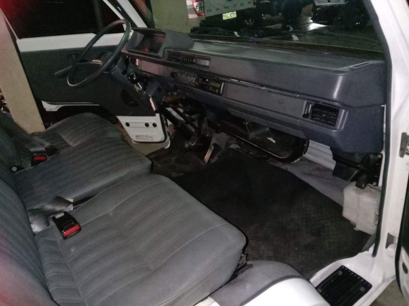 2017 Mitsubishi L300 pictures