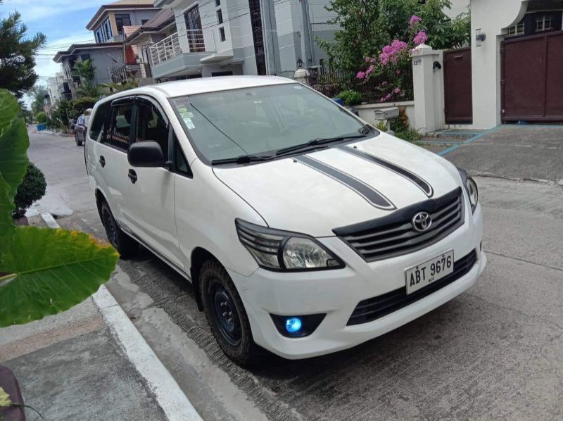 2015 Toyota Innova pictures