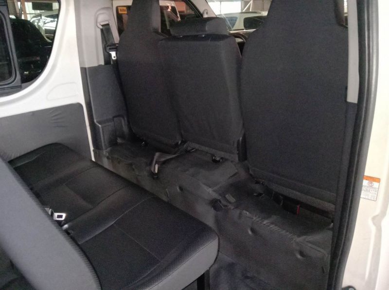 2017 Toyota hiace pictures