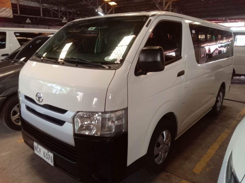 2017 Toyota hiace pictures