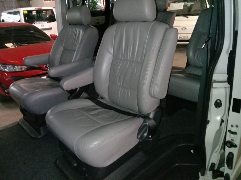 2017 Toyota hi ace super grandia pictures