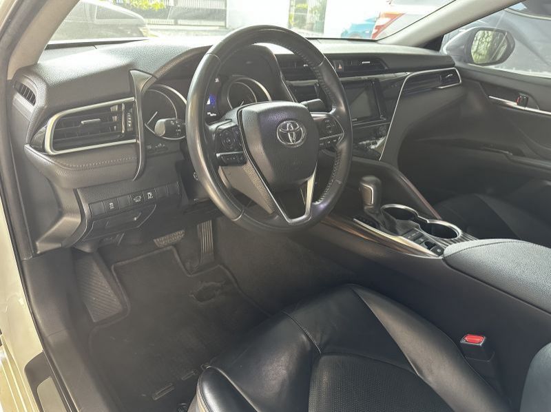 2019 Toyota Camry 2.5V pictures