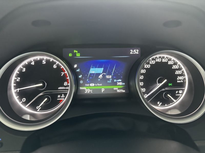 2019 Toyota Camry 2.5V pictures