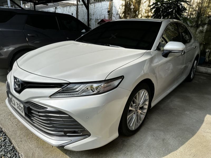 2019 Toyota Camry 2.5V pictures