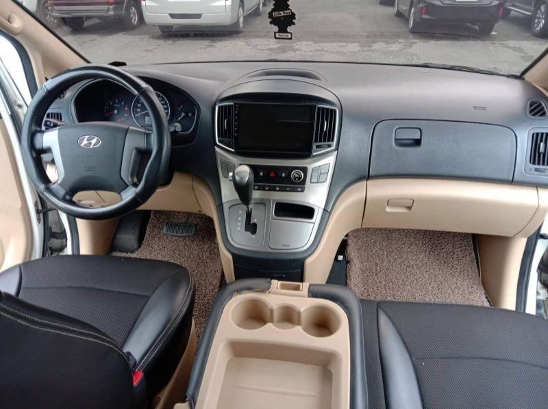 2019 Hyundai Grand Starex pictures
