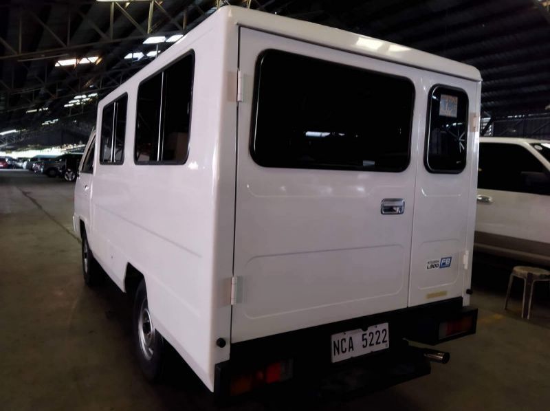 2017 Mitsubishi L300 pictures