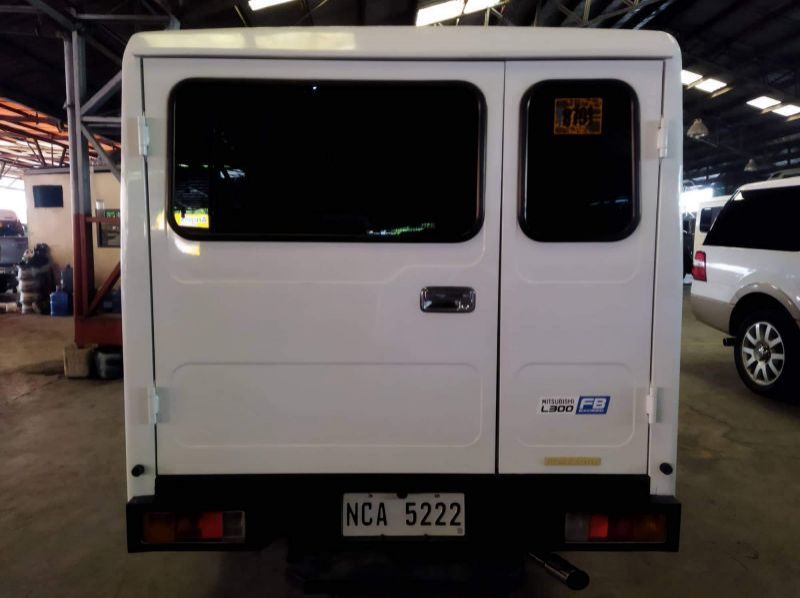 2017 Mitsubishi L300 pictures