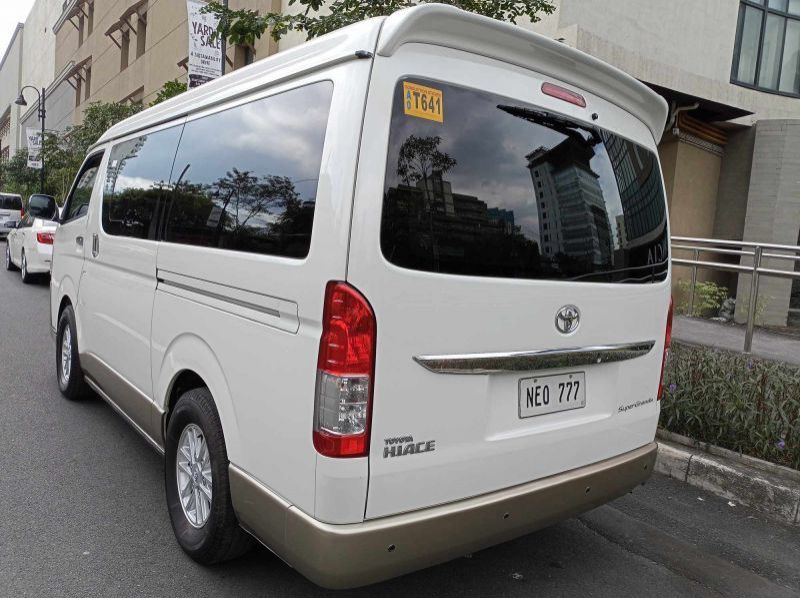 2017 Toyota Super Grandia pictures