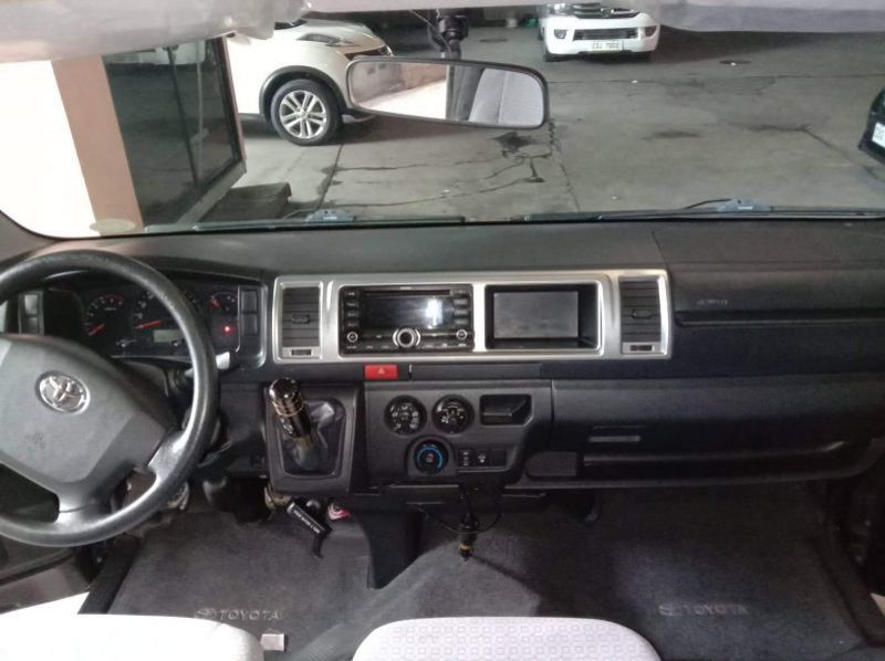 2019 Toyota Hiace Grandia GL pictures