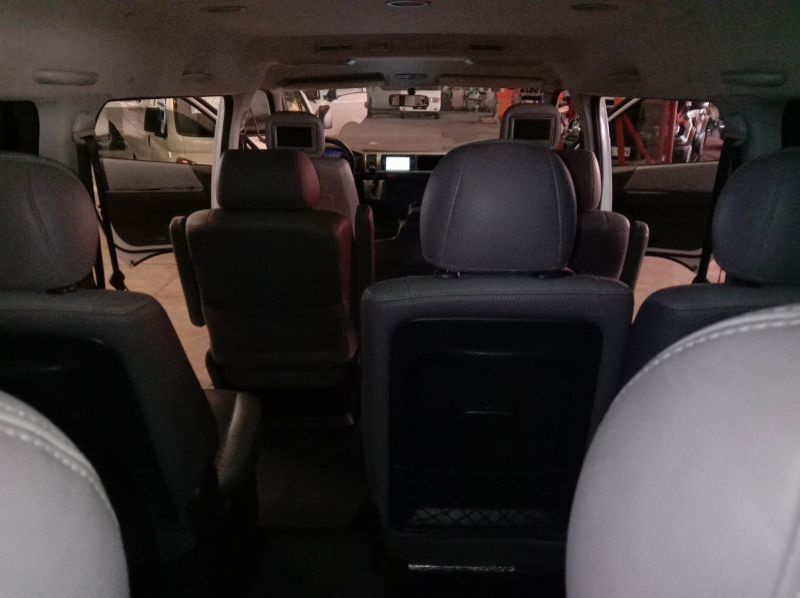 2014 Toyota Hiace Super Grandia pictures