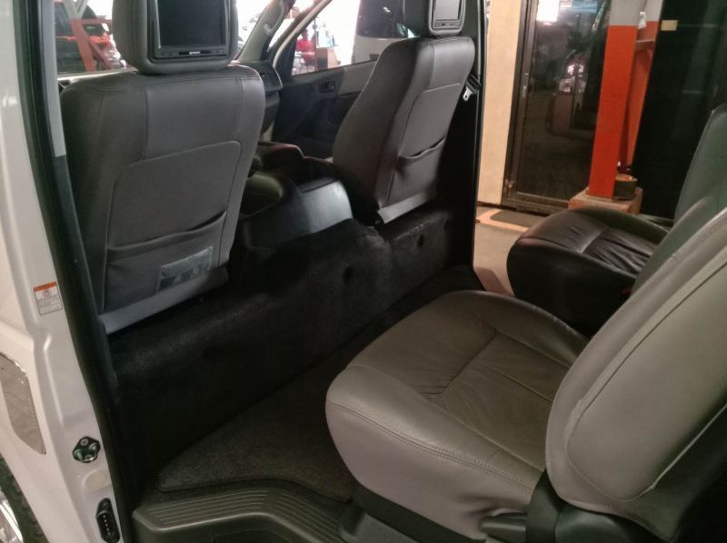 2014 Toyota Hiace Super Grandia pictures