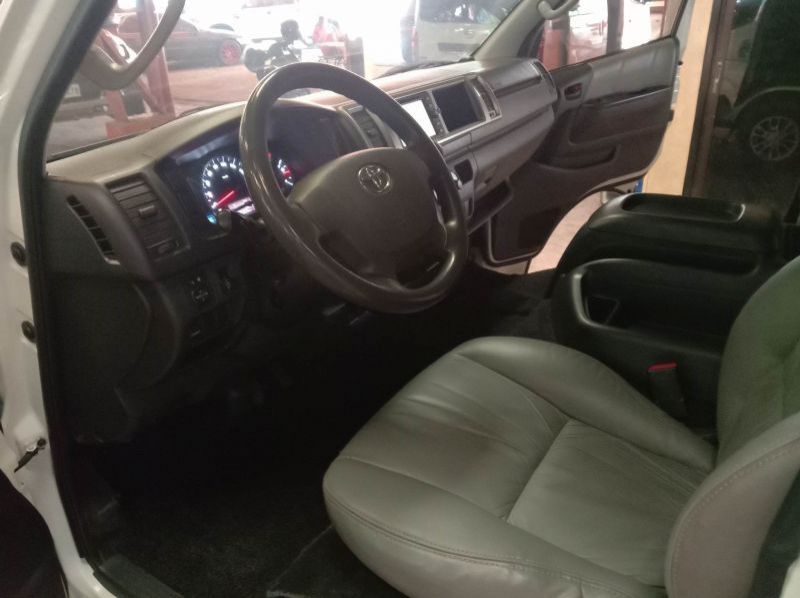 2014 Toyota Hiace Super Grandia pictures