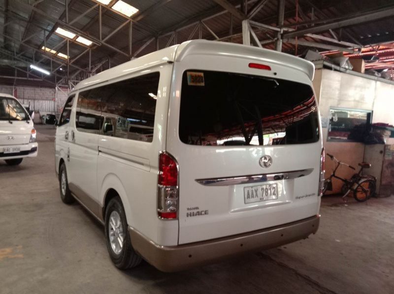 2014 Toyota Hiace Super Grandia pictures