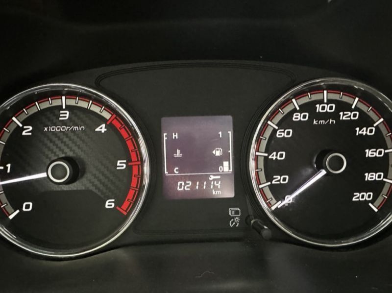 2018 Mitsubishi Strada pictures