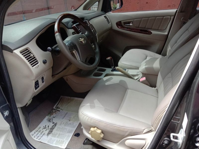 2016 Toyota innova pictures