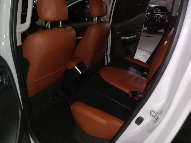 2021 Mitsubishi Strada pictures