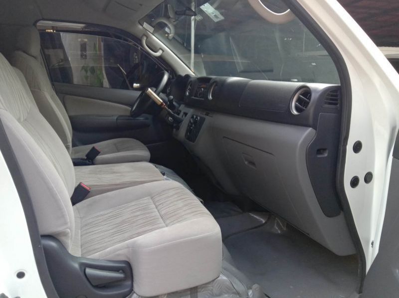 2018 Nissan NV 350 PREMIUM pictures