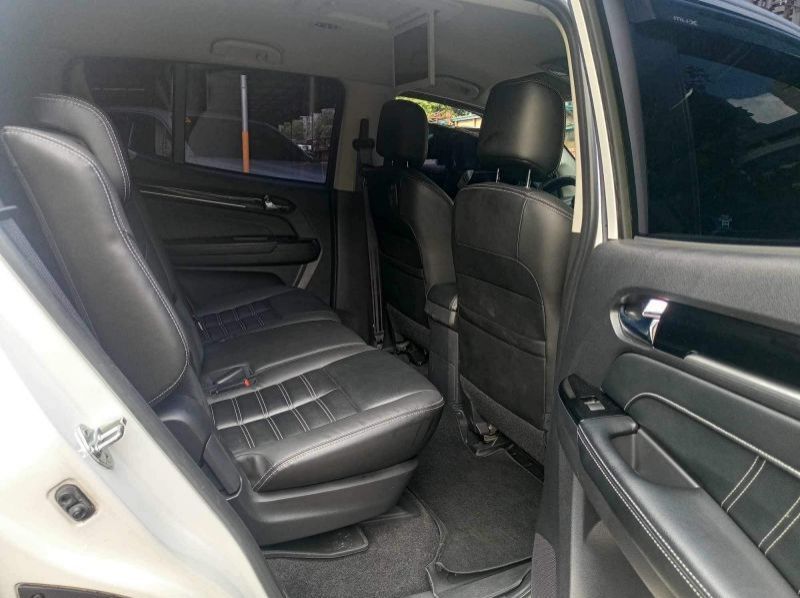 2021 Isuzu MUX pictures