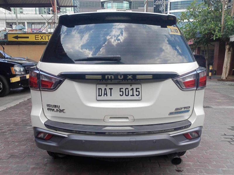 2021 Isuzu MUX pictures