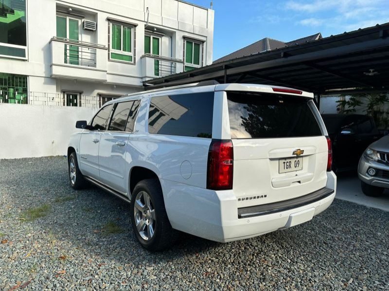 2016 Chevrolet Suburban pictures