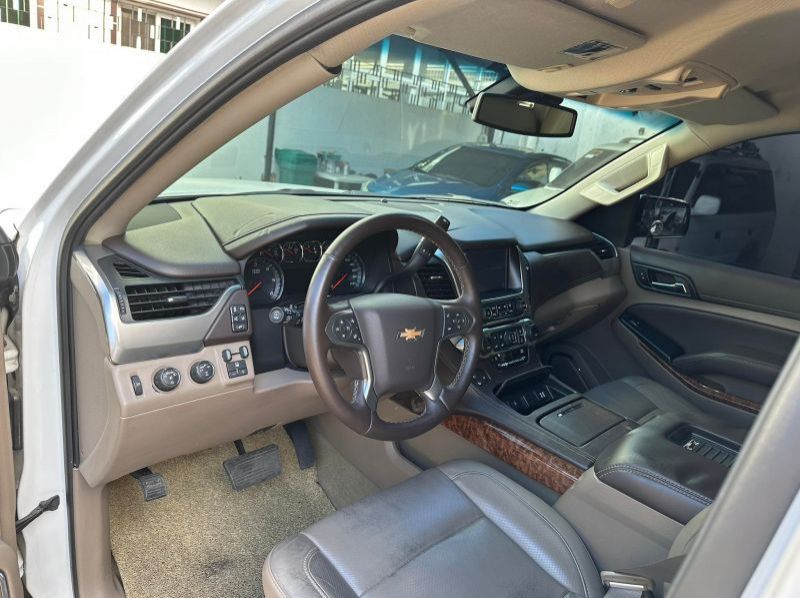 2016 Chevrolet Suburban pictures