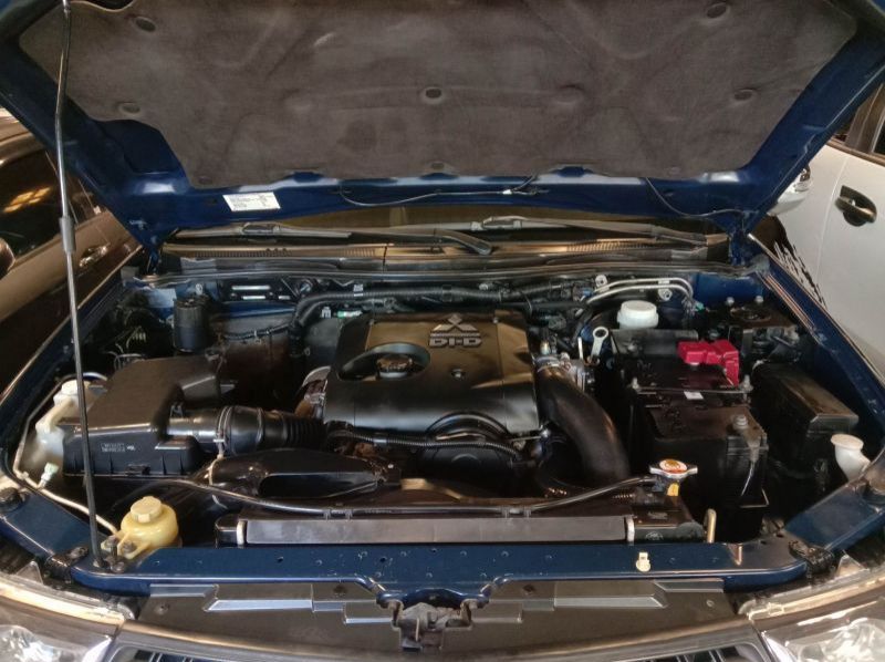 2014 Mitsubishi montero sport pictures