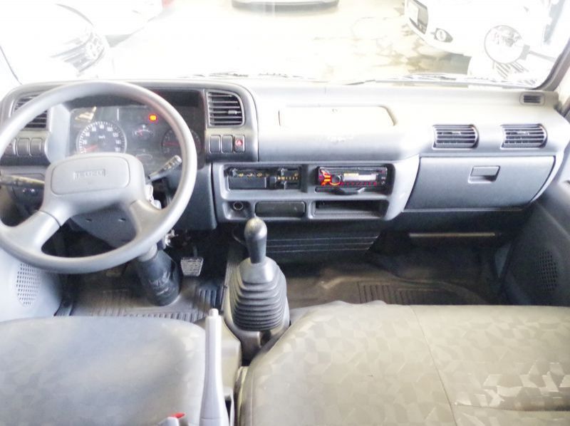 2015 Isuzu Ivan pictures