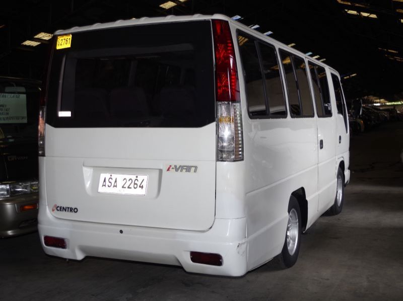 2015 Isuzu Ivan pictures