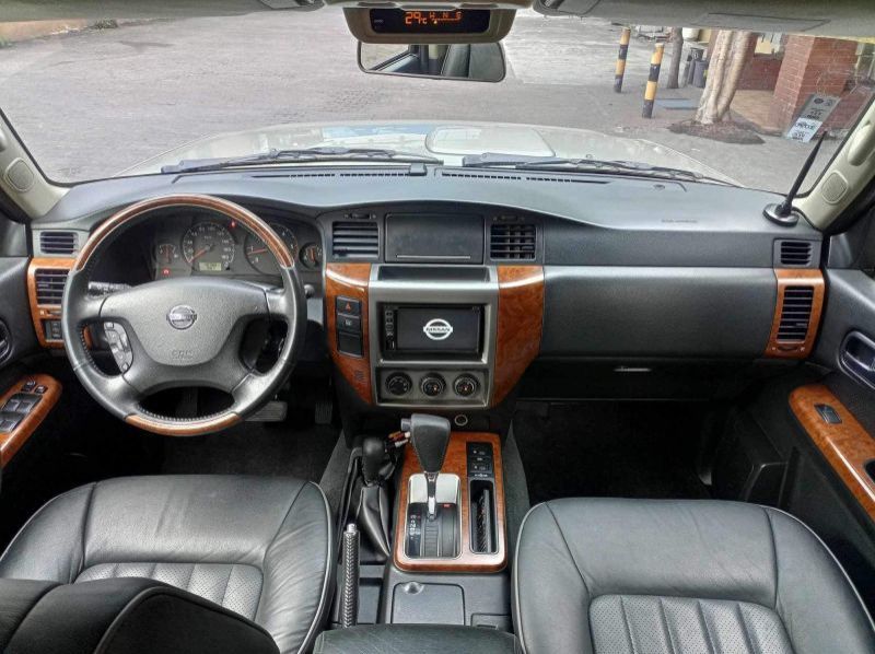 2016 Nissan patro pictures