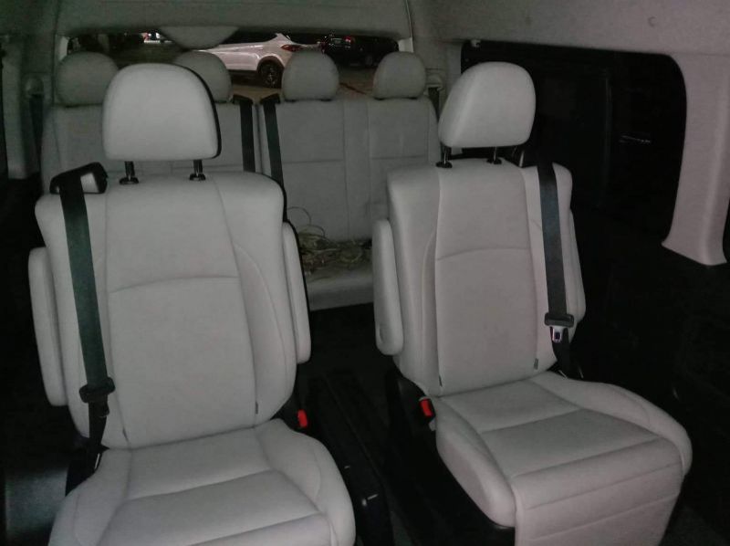 2016 Toyota Hiace Super Grandia pictures