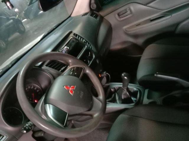 2017 Mitsubishi strada pictures