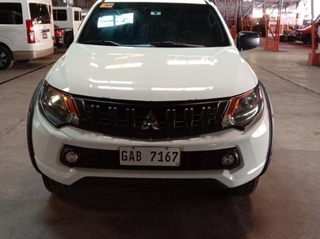 2017 Mitsubishi strada pictures