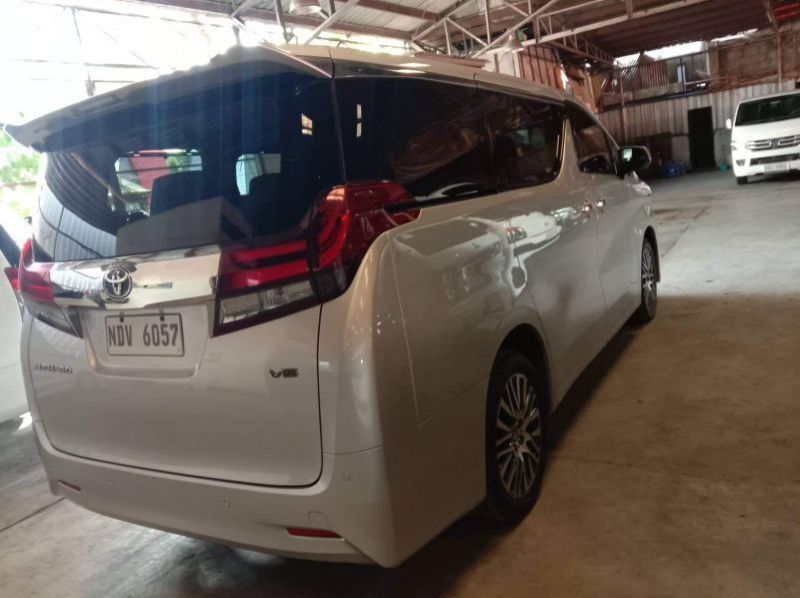 2016 Toyota alphard pictures