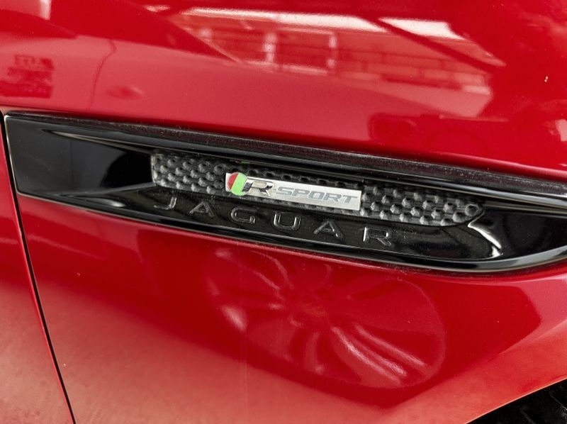 2016 Jaguar XE R Sport pictures