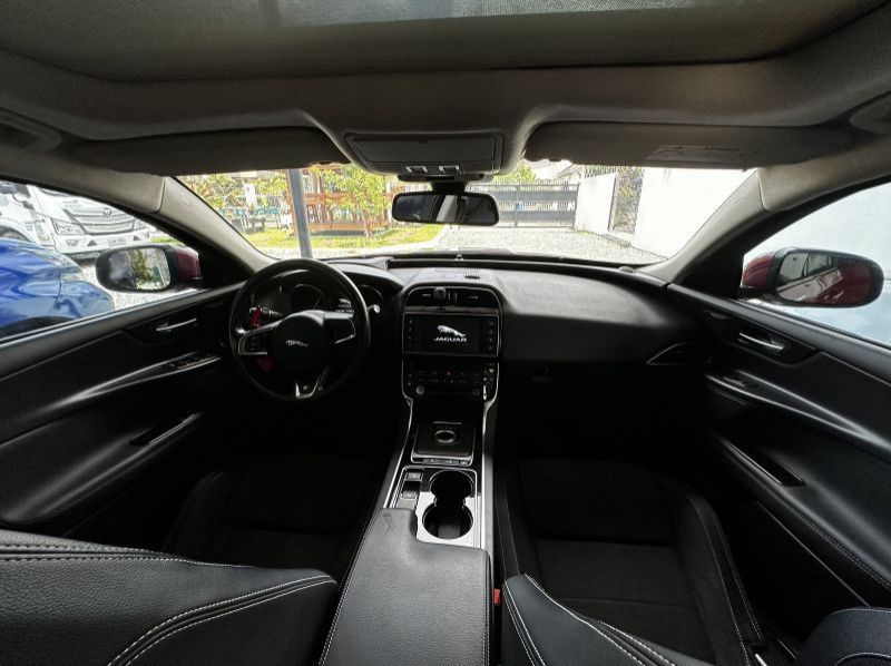 2016 Jaguar XE R Sport pictures