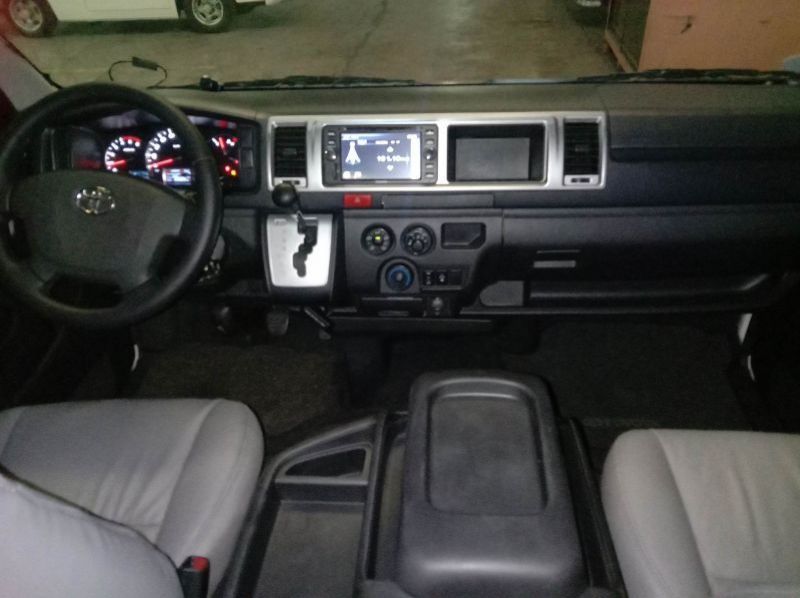 2017 Toyota Hiace Super Grandia pictures