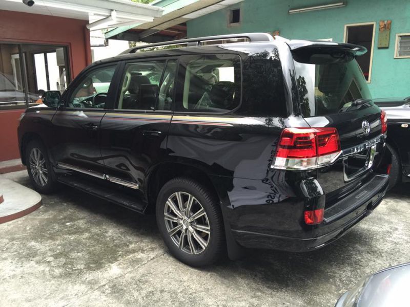 2016 Toyota Land Cruiser Safari Dubai Version for sale Brand New