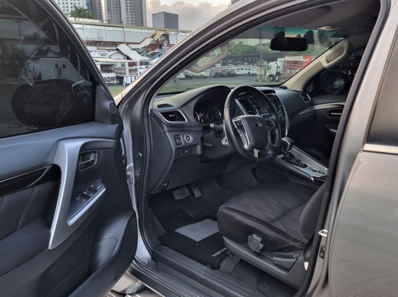 2018 Mitsubishi Montero Sport GLS pictures