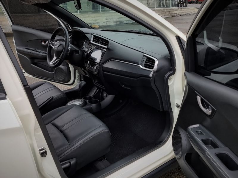 2018 Honda BR-V 1.5V CVT pictures